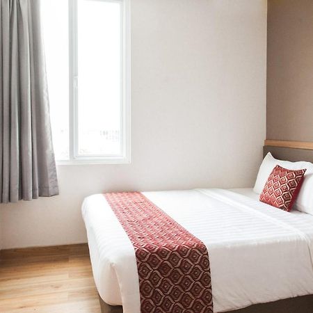 Grand Caman Hotel Bekasi Kültér fotó