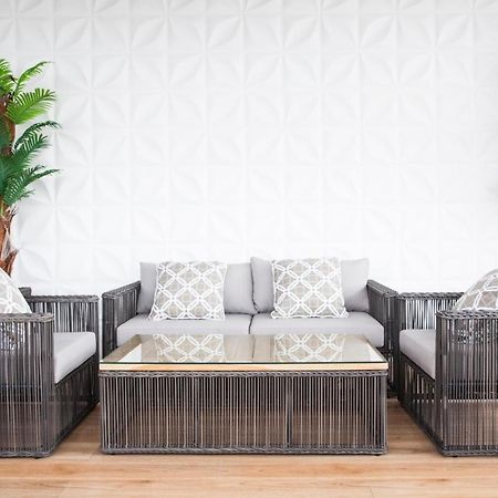 Grand Caman Hotel Bekasi Kültér fotó