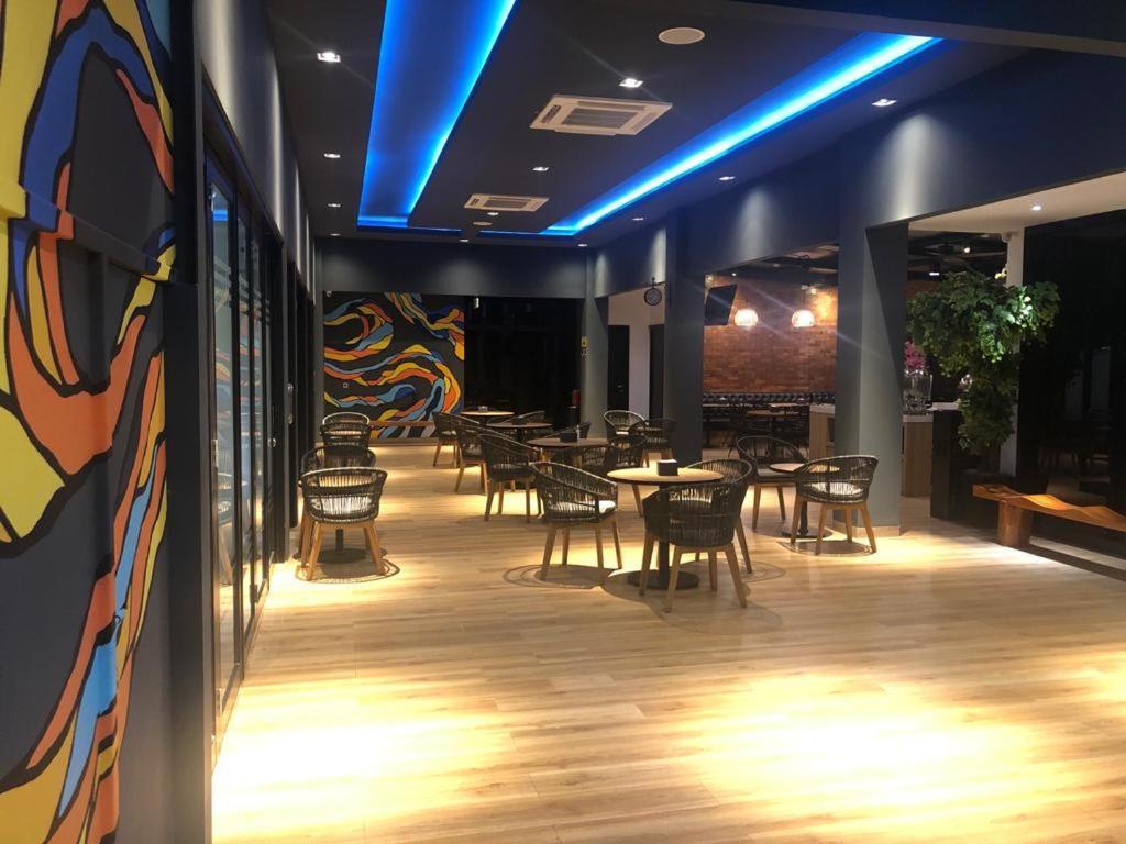 Grand Caman Hotel Bekasi Kültér fotó