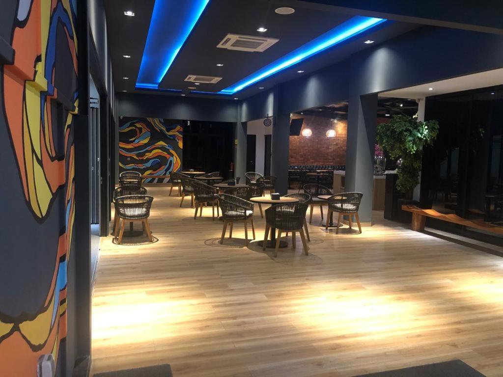 Grand Caman Hotel Bekasi Kültér fotó