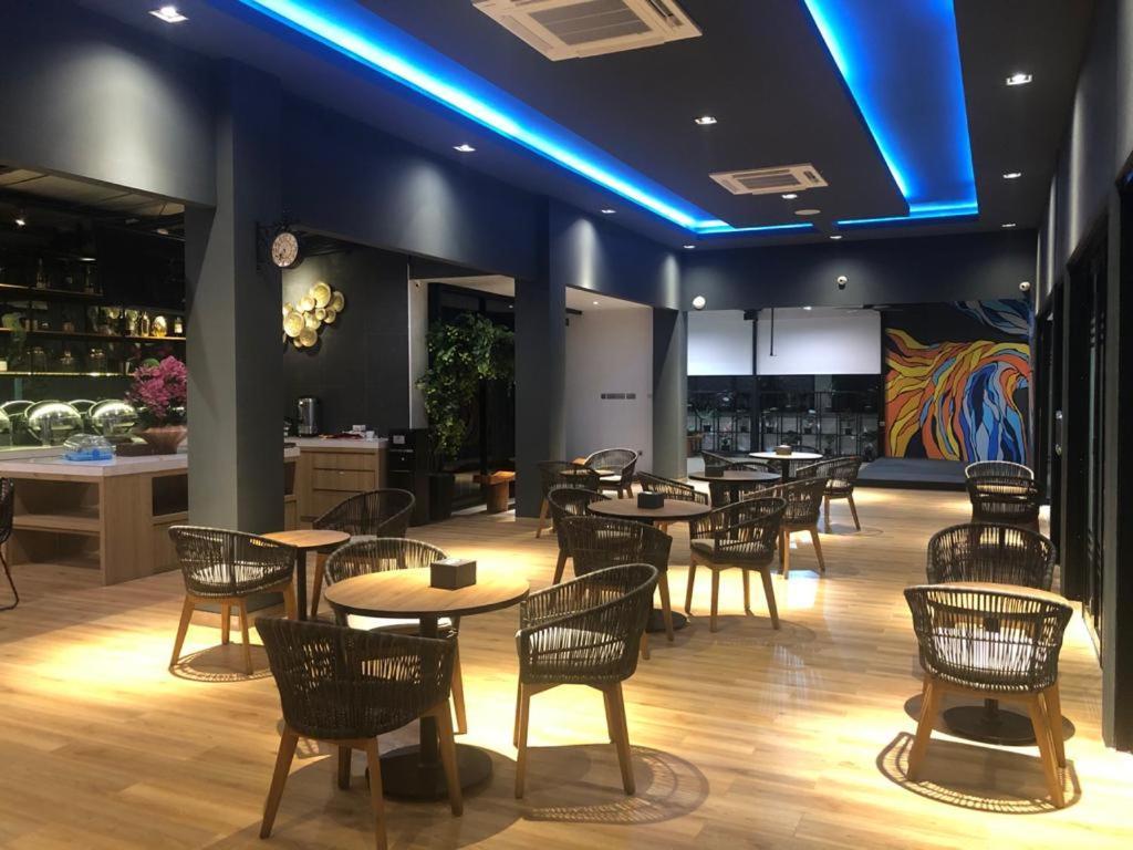 Grand Caman Hotel Bekasi Kültér fotó