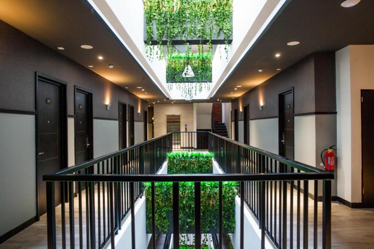 Grand Caman Hotel Bekasi Kültér fotó