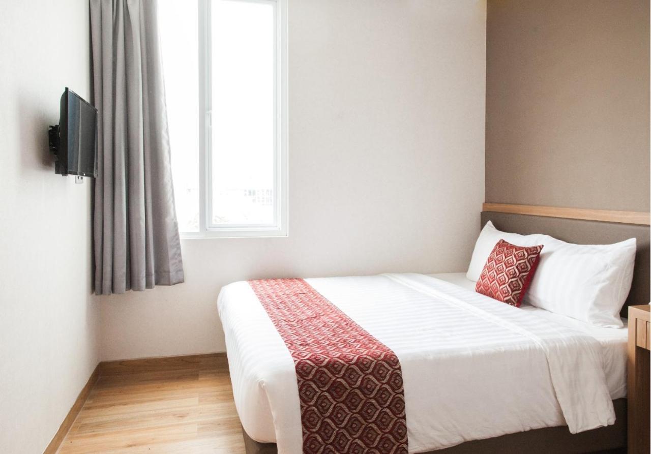 Grand Caman Hotel Bekasi Kültér fotó