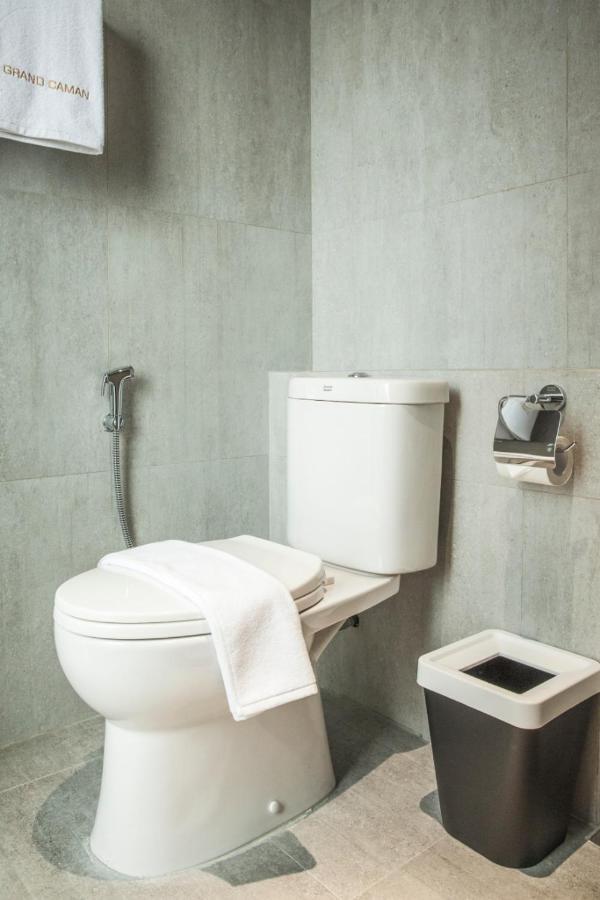 Grand Caman Hotel Bekasi Kültér fotó